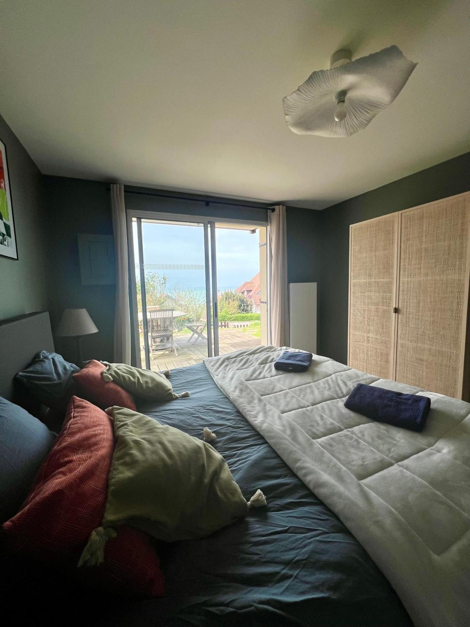 Grand Rez De Jardin-Terrasse Avec Vue Sur La Mer - 2 Chambres Блонвіль-сюр-Мер Екстер'єр фото